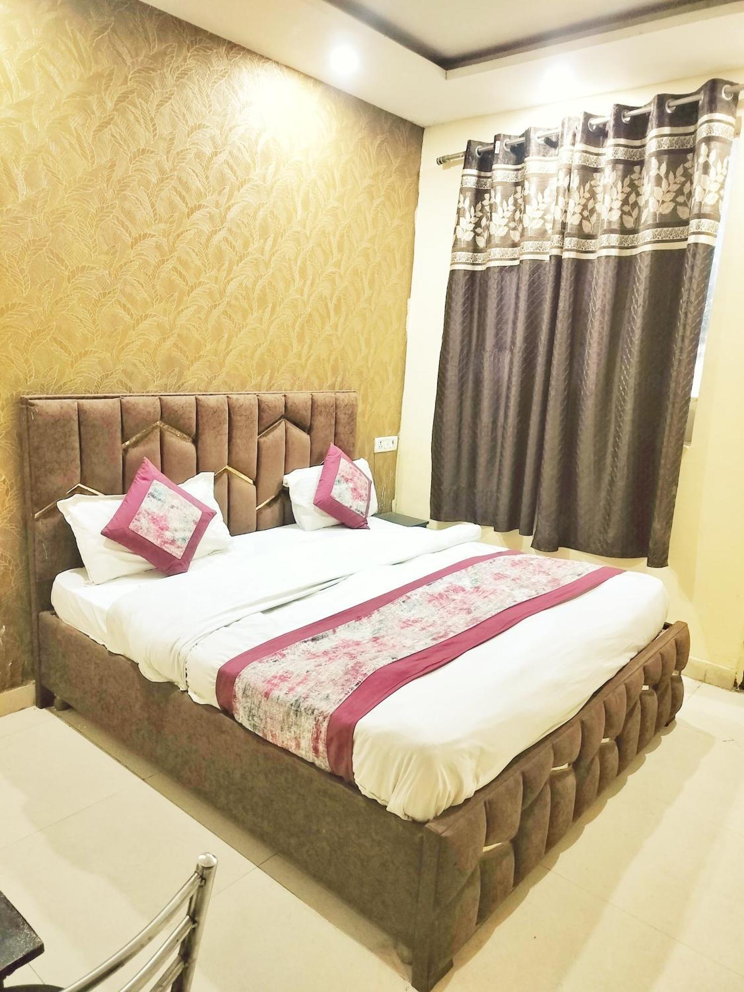 Hotel Snapper'near Isbt New Delhi