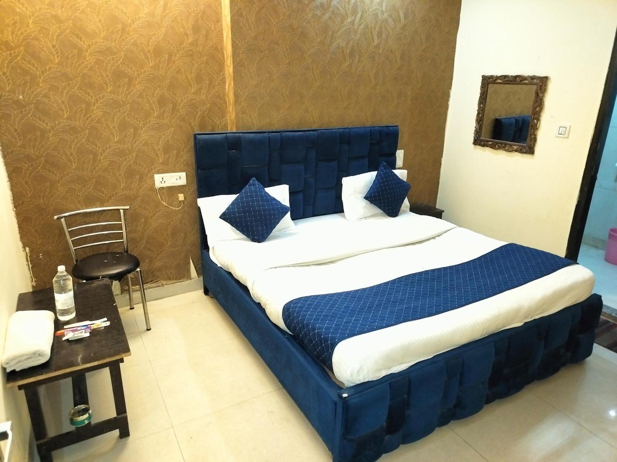 Hotel Snapper'100 M From Delhi Near Isbt Kashmiri Gate 3*